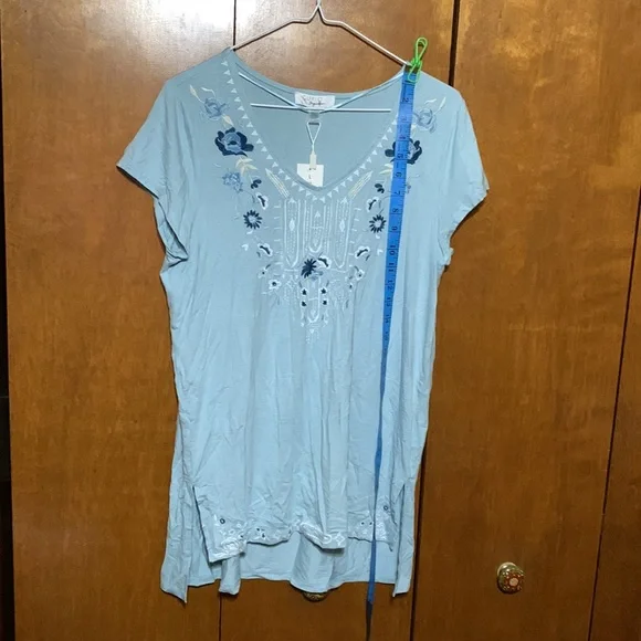 🆕 CUPIO SIGNATURE- Baby Blue , Embroidery Around Neckline Short Sleeve Shirt - Picture 3 of 10